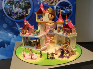 Viel Spielspaß für 140 Euro: Das neue Playmobil Prinzessinnenschloss kommt rechtzeitig zum Weihnachtsgeschäft 2016 in die Läden.
